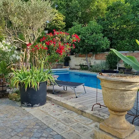 Insolite Konukevi 3*